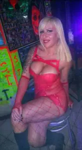 Christie Dom Porno Attrice : La Milf più amata d'Italia della CentoXCento Porno Amatoriale