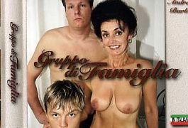 Gruppo di famiglia Porno Streaming ( DVD XXX ) : Incesto, complesso edipico, promiscuità in famiglia: un altro strange che infrange i tabù ... ( orgia , Culo Nudo , Pompini , Porno Italiano ) 