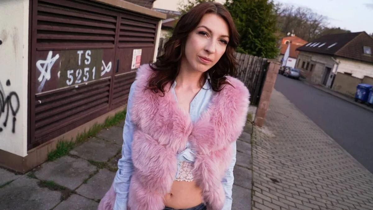 Chanel Kiss Publicagent Porn Video
