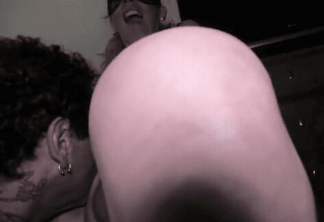 Ti do una mano a tua moglie la scopiamo